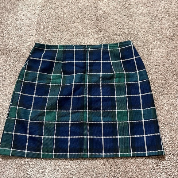 Plaid mini skirt size medium never worn - Picture 4 of 6